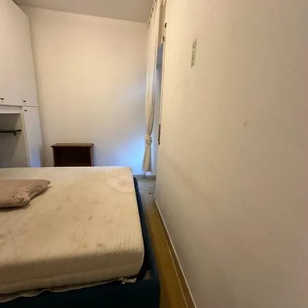 Piramide. Hostal